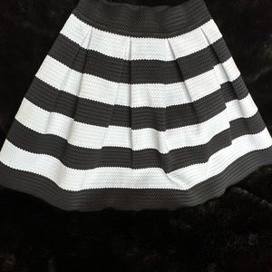 Express Skirt black and white